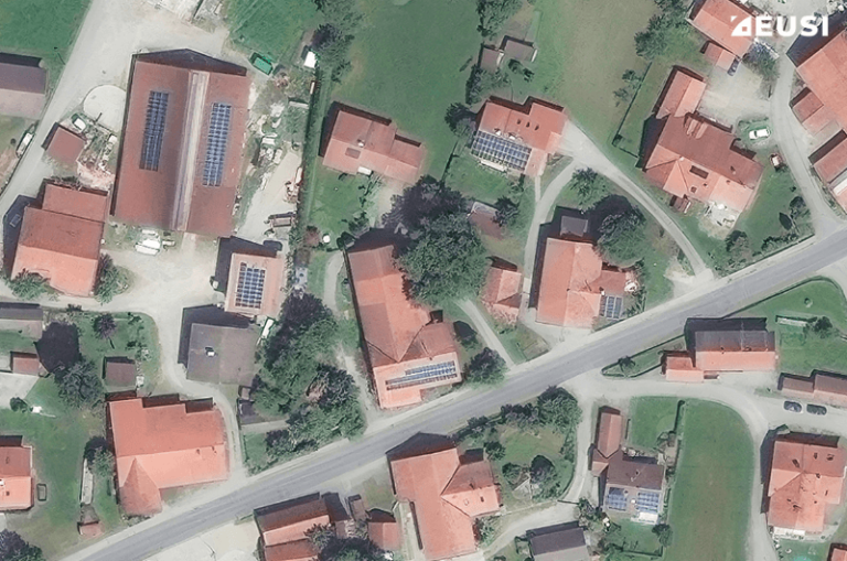 15 cm HD resolution shows details like individual solar panels or road markings. Satellite imagery © 2025 Vantor Provided by European Space Imaging