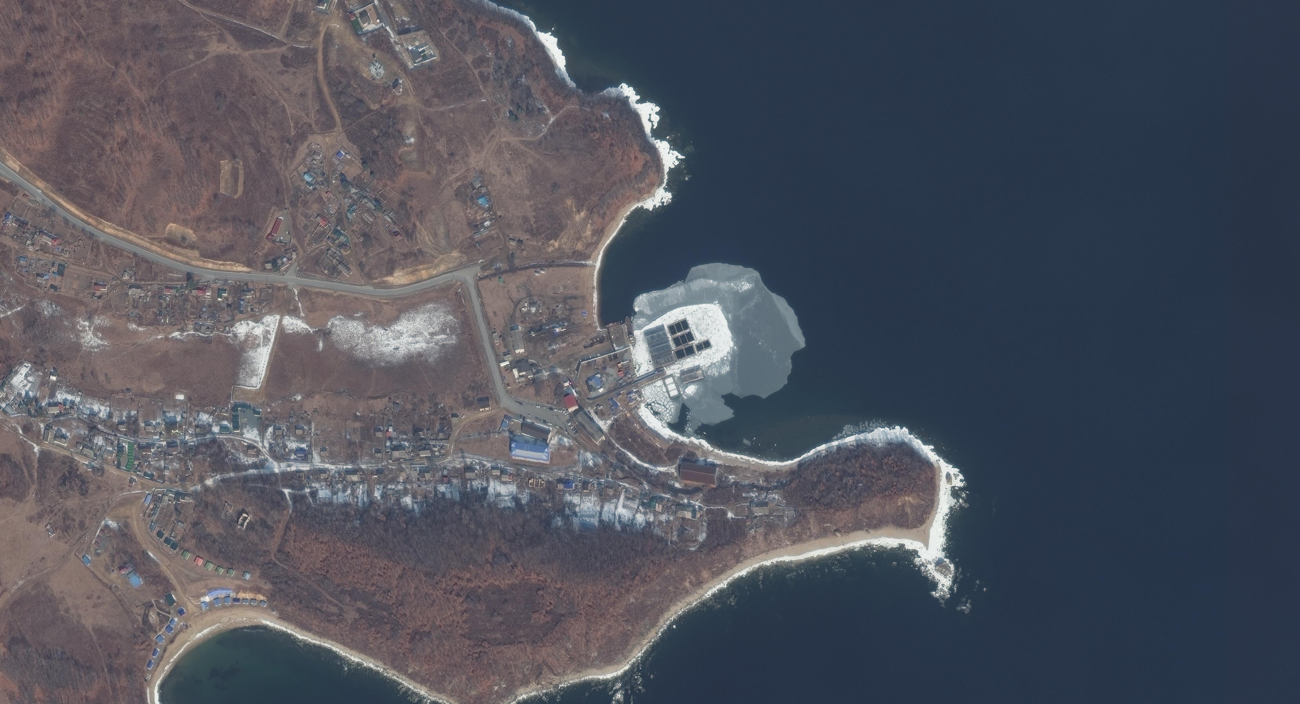 Srednyaya_Bay_22Feb19_WorldView-3 Russian Whale Jail