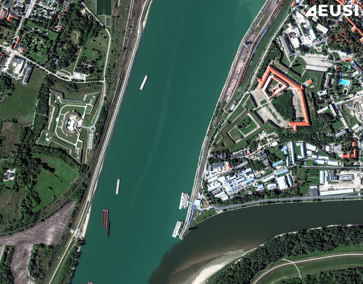 Fort Csillag, Hungary and Komarno, Slovakia – satellite view